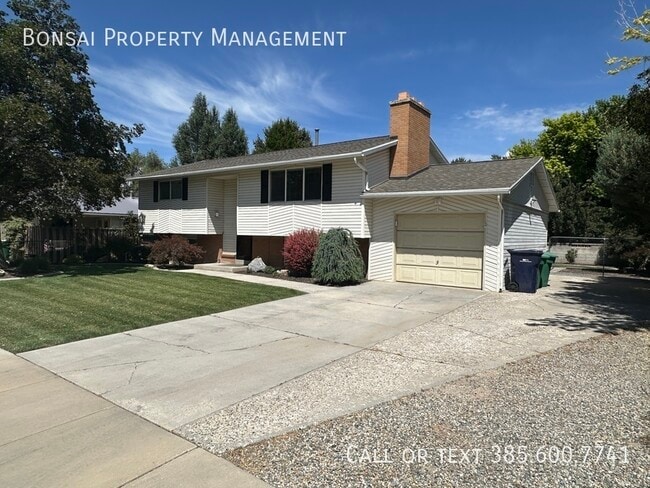 8625 S Spartan Dr in Sandy, UT - Building Photo - Building Photo