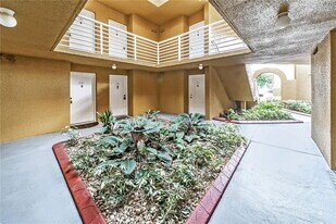 9705 Fontainebleau Blvd in Miami, FL - Building Photo