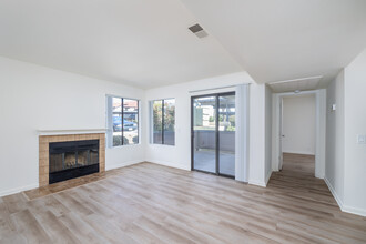 Shadowridge Woodbend in Vista, CA - Building Photo - Building Photo