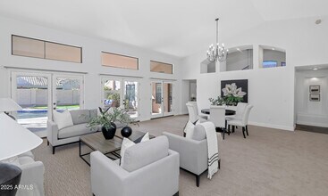 5507 E Shea Blvd in Scottsdale, AZ - Foto de edificio - Building Photo