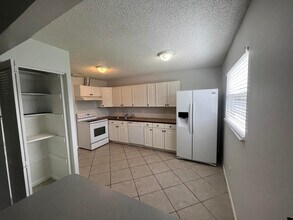 5282 Canal Cir W in Greenacres, FL - Building Photo - Building Photo