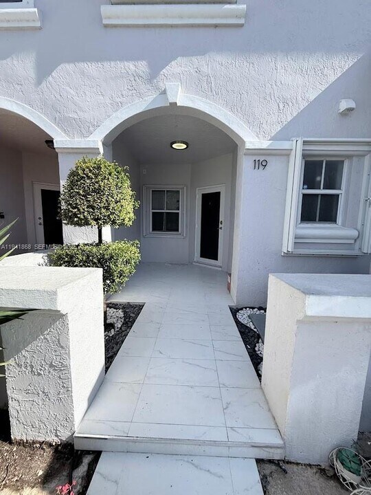 119 SW 168th Terrace in Pembroke Pines, FL - Building Photo