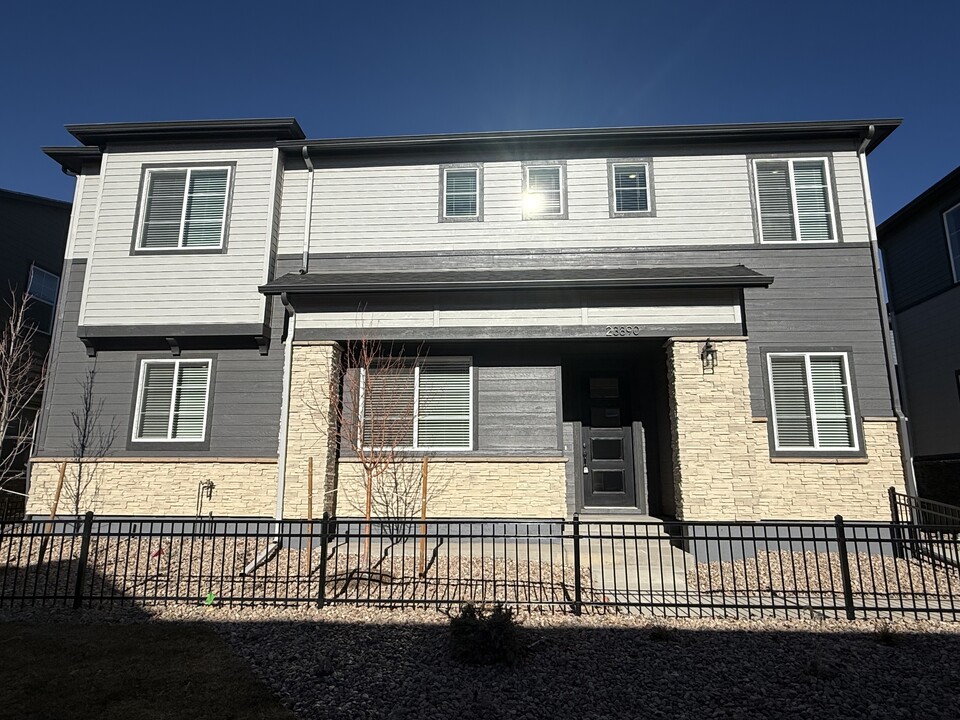 23890 E 41st Ave in Aurora, CO - Foto de edificio
