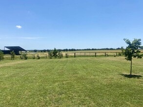 452 Co Rd 205 in Caldwell, TX - Building Photo - Building Photo
