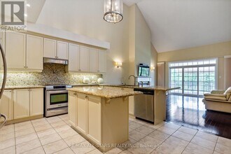 114 Lakeside Vista Way in Markham, ON - Building Photo - Building Photo