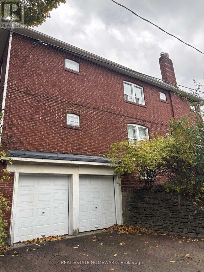 95 Glendonwynne Rd in Toronto, ON - Building Photo - Building Photo