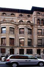 217 W 70th St in New York, NY - Building Photo - Building Photo