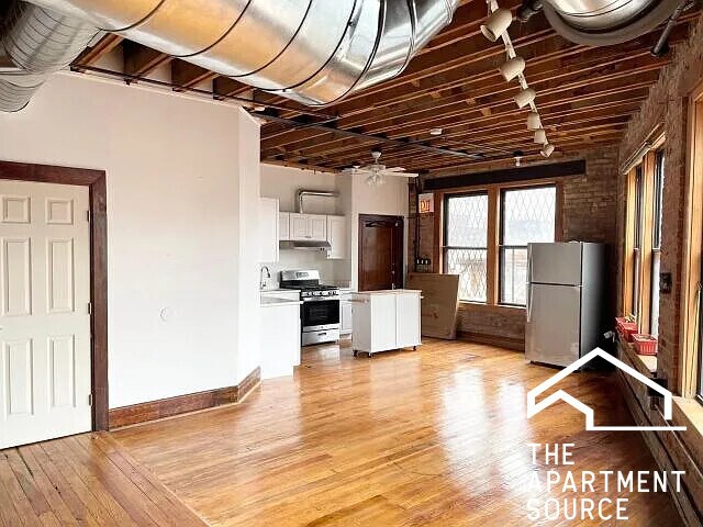 934 W Roscoe St in Chicago, IL - Building Photo