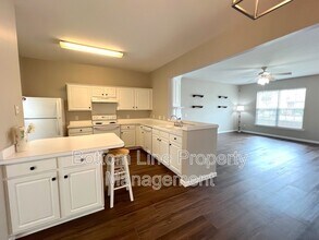 3279 Mannington Dr in Charlotte, NC - Building Photo - Building Photo