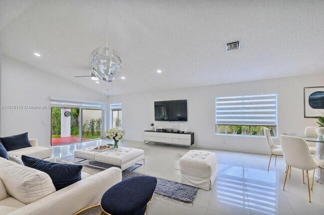 1270 Majesty Terrace in Weston, FL - Building Photo - Building Photo
