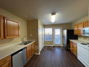 121 Cambridge Dr in Saginaw, TX - Foto de edificio - Building Photo