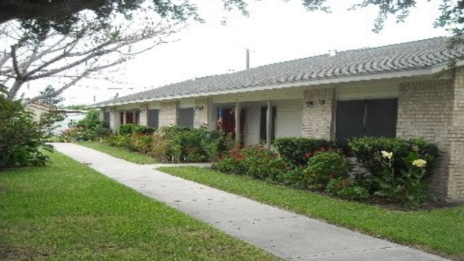 Casa Del Valle in Rio Hondo, TX - Building Photo