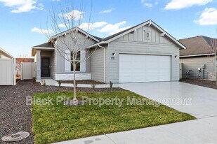 895 N Aleppo Wy in Meridian, ID - Building Photo