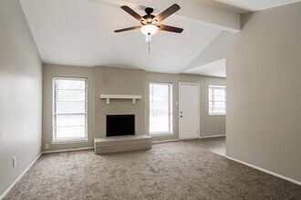 4406 Tealgate Dr in Spring, TX - Building Photo - Building Photo