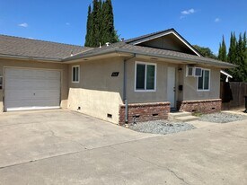 2810 Carver Rd in Modesto, CA - Building Photo