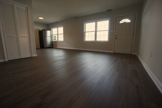 56 W 25th St, Unit Back in Chicago Heights, IL - Building Photo - Building Photo