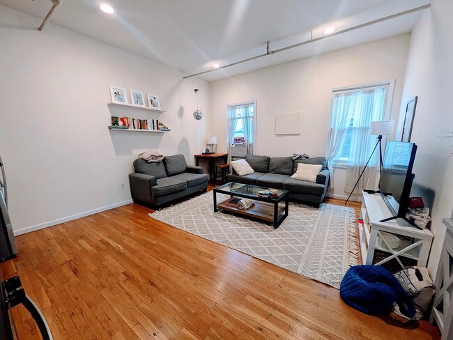 62 4th St in Hoboken, NJ - Building Photo - Building Photo