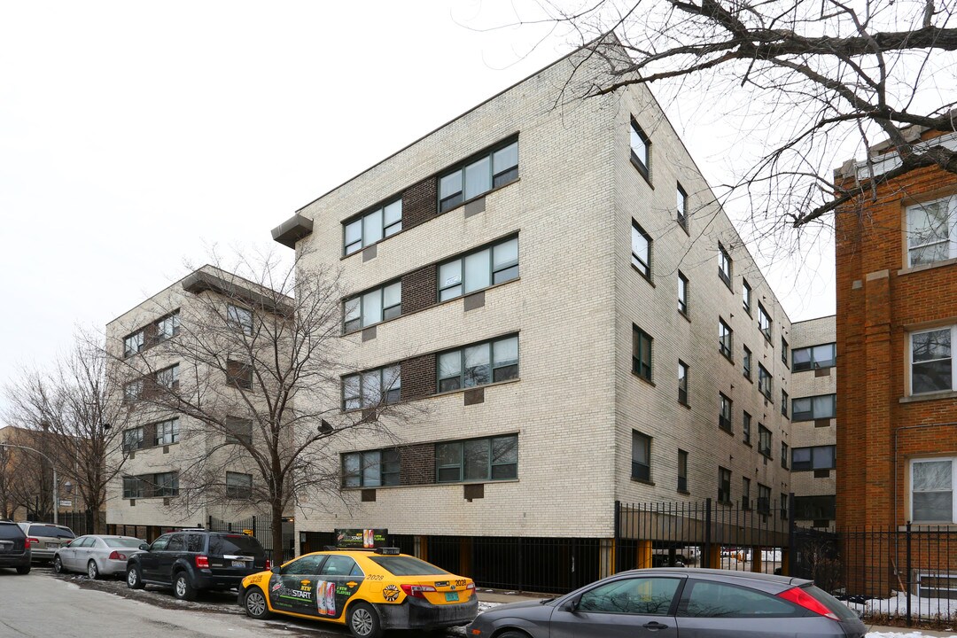 The Marshfield on Howard Street in Chicago, IL - Building Photo