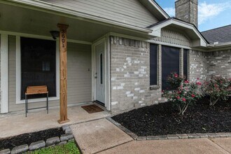 3601 Clover Ln in Deer Park, TX - Foto de edificio - Building Photo