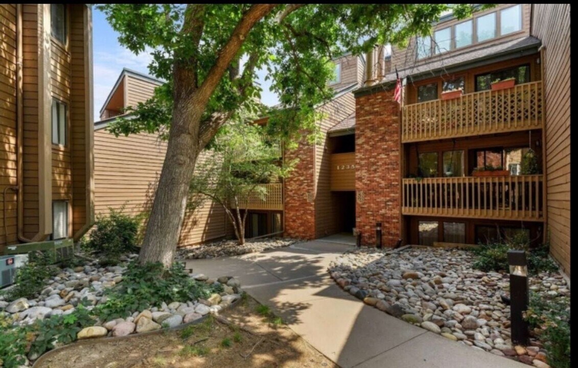 12354 W Nevada Pl in Lakewood, CO - Building Photo