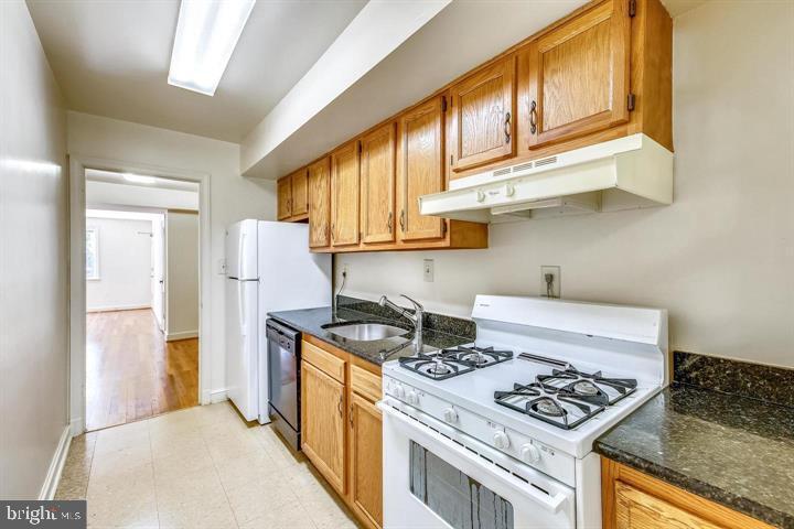 7814 Tilbury St in Bethesda, MD - Building Photo