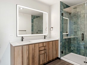 1601 W Lake St in Chicago, IL - Building Photo - Building Photo