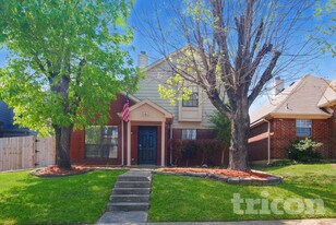 161 Hunter Dr in Cedar Hill, TX - Building Photo