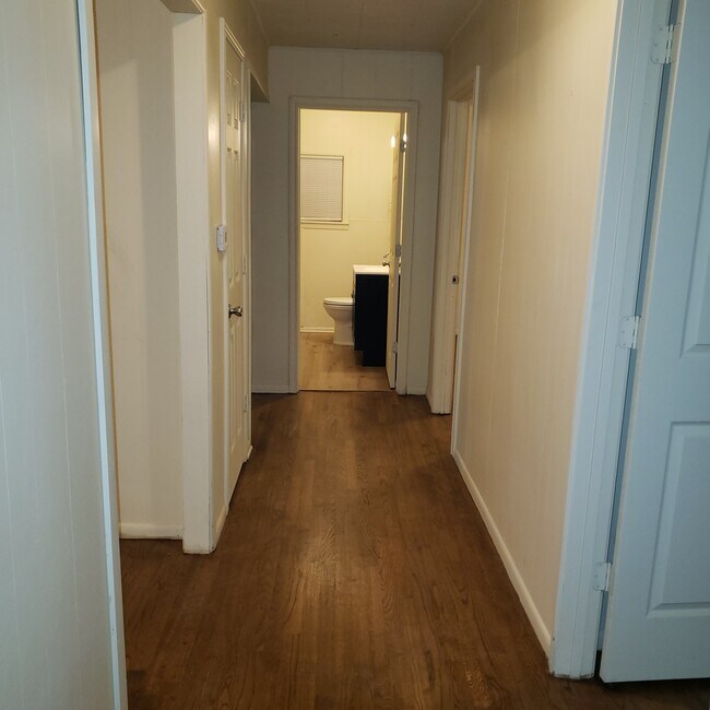 908 Porter St in Taylor, TX - Building Photo - Building Photo