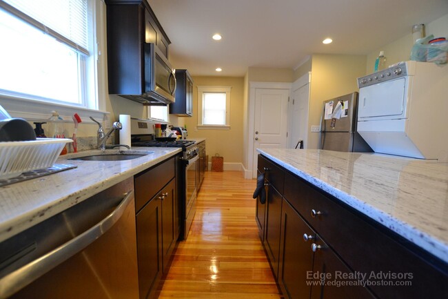 40 Glencoe St, Unit 1 in Boston, MA - Building Photo - Building Photo