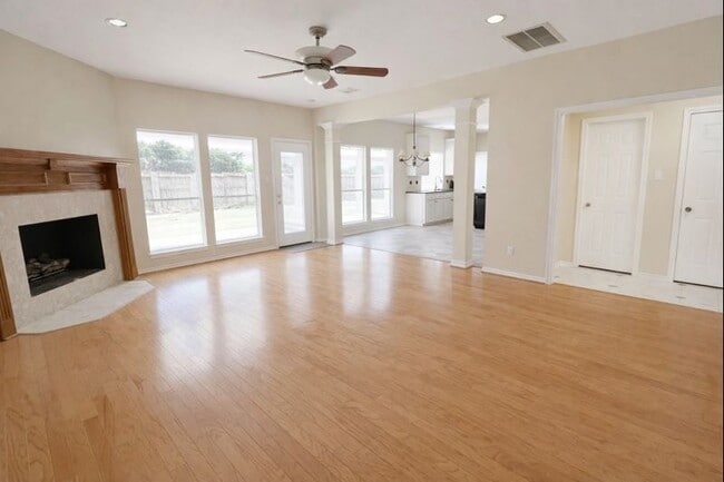 702 Epperson Way in Sugar Land, TX - Building Photo - Building Photo