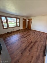 8615 Chesterton Dr in Youngstown, OH - Building Photo - Building Photo