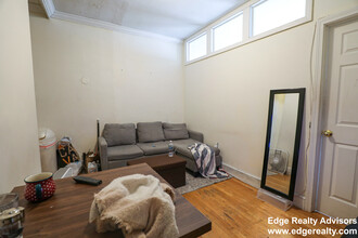 21 Egmont St, Unit 2 in Brookline, MA - Building Photo - Building Photo