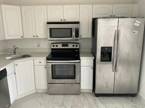 2709 NW 54th St in Fort Lauderdale, FL - Building Photo - Building Photo