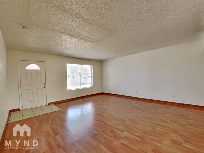 7555 W Devonshire Ave in Phoenix, AZ - Building Photo - Building Photo