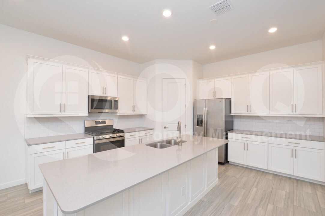 23958 S 217th Way in Queen Creek, AZ - Building Photo