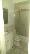 5950 N Kenmore Ave, Unit 309 in Chicago, IL - Foto de edificio - Building Photo