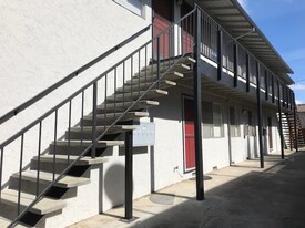 484 N 5th St Apartments
