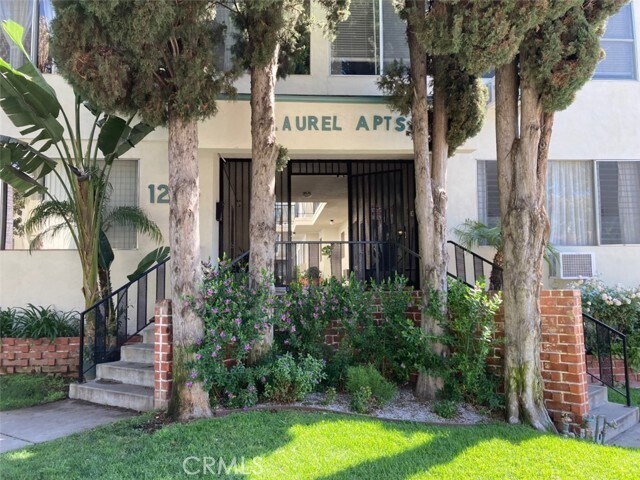 1234 Laurel Ave-Unit -9 in West Hollywood, CA - Foto de edificio - Building Photo