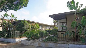 2217-2229 W Main St in Alhambra, CA - Building Photo