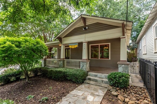 property at 717 United Ave SE