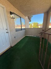 725 Rock Springs Dr in Las Vegas, NV - Building Photo - Building Photo