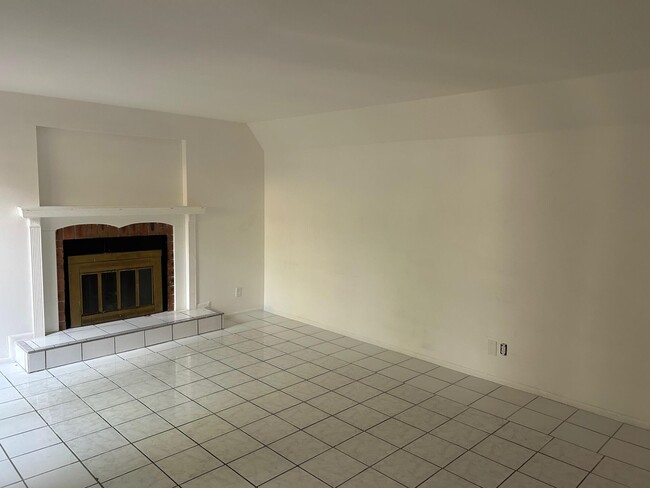 3502 Gardens E Dr in Palm Beach Gardens, FL - Building Photo - Building Photo