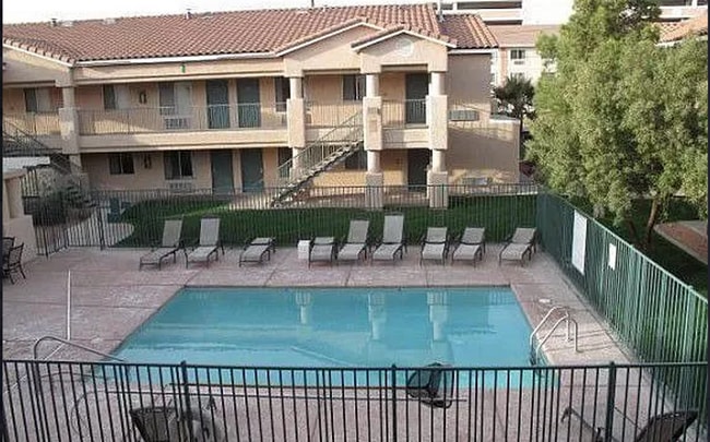 100 Pulsipher Ln in Mesquite, NV - Building Photo - Building Photo