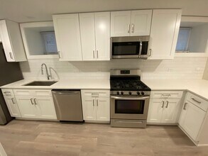 2119 W Potomac Ave, Unit G in Chicago, IL - Building Photo - Building Photo