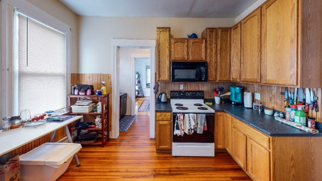 56 Hillside Pl in New Haven, CT - Building Photo - Building Photo