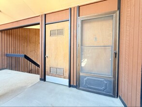 251 S 700 E in Salt Lake City, UT - Foto de edificio - Building Photo