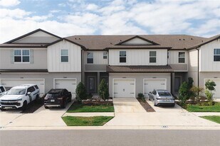 5489 Elmview Xing in Wesley Chapel, FL - Building Photo