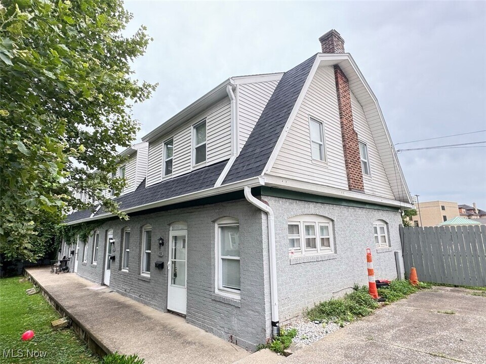 159 Walnut Terrace in Akron, OH - Building Photo