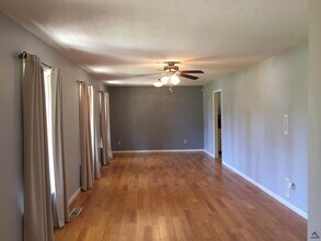 101 Mercer Ct in Warner Robins, GA - Building Photo - Building Photo