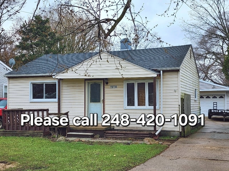 15334 Oldham St in Taylor, MI - Building Photo